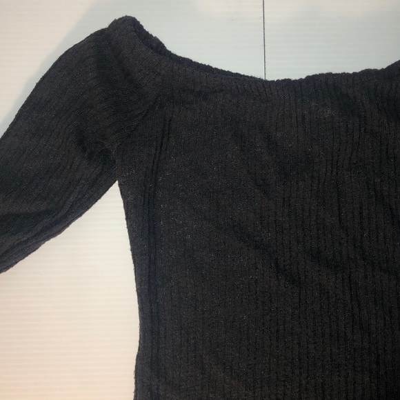 Off the shoulder top - Picture 2 of 2